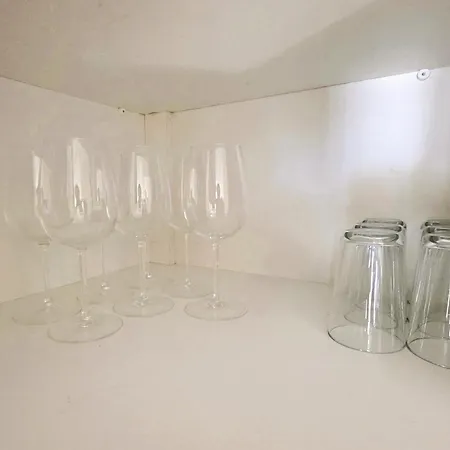 Sunny 2br Getaway Steps From The With Wi-fi *