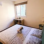 Sunny 2br Getaway Steps From The With Wi-fi * Λάρνακα